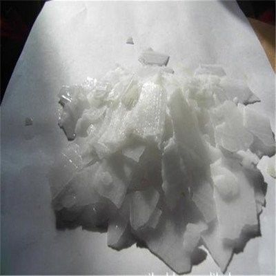 Soude caustique corrosive dangereuse de NaOH pour l'alcali soluble d'utilisation industrielle