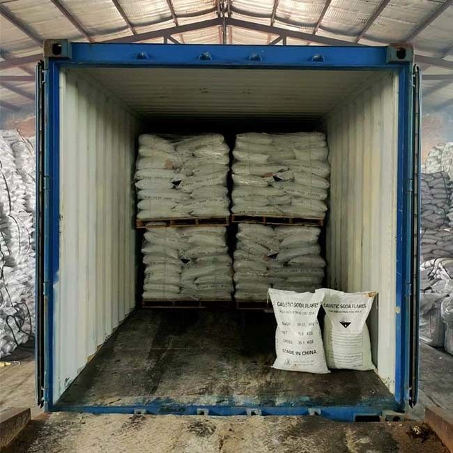 Soude caustique corrosive dangereuse de NaOH pour l'alcali soluble d'utilisation industrielle