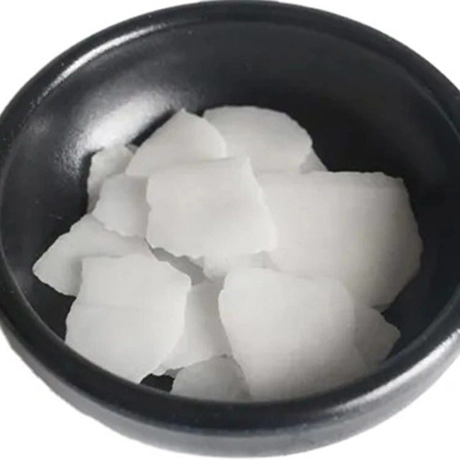 La soude de caustique de grande pureté de NaOH 99 flocons d'hydroxyde de sodium de flocons émaillent la production